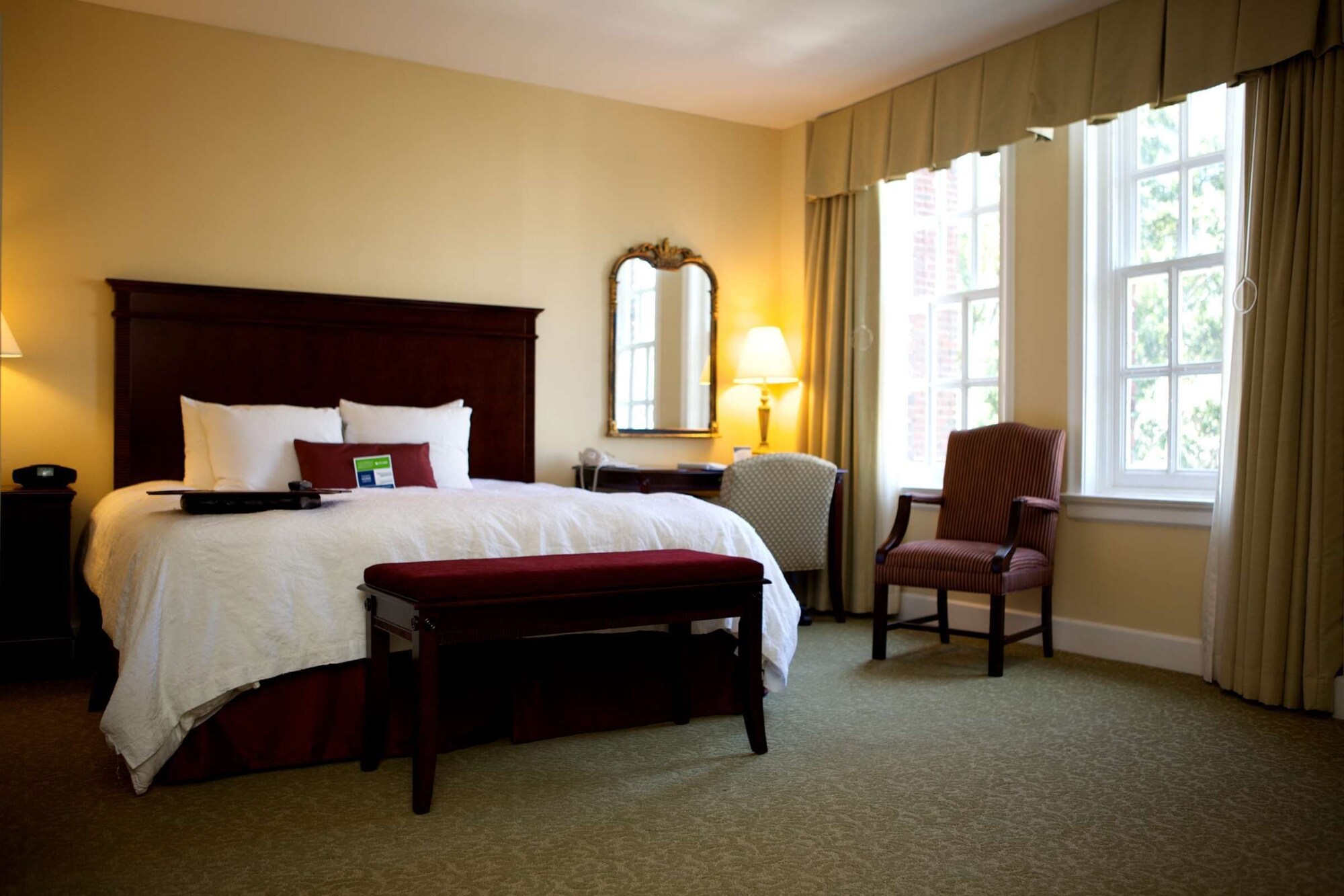 ROOM, KING BED