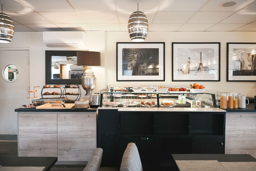 Hotel Acadie Orly Morangis 48/64