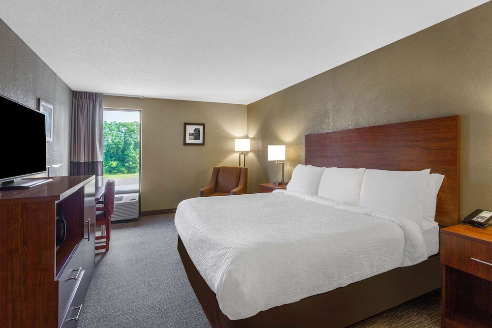 Days Inn by Wyndham Blairsville 18/49