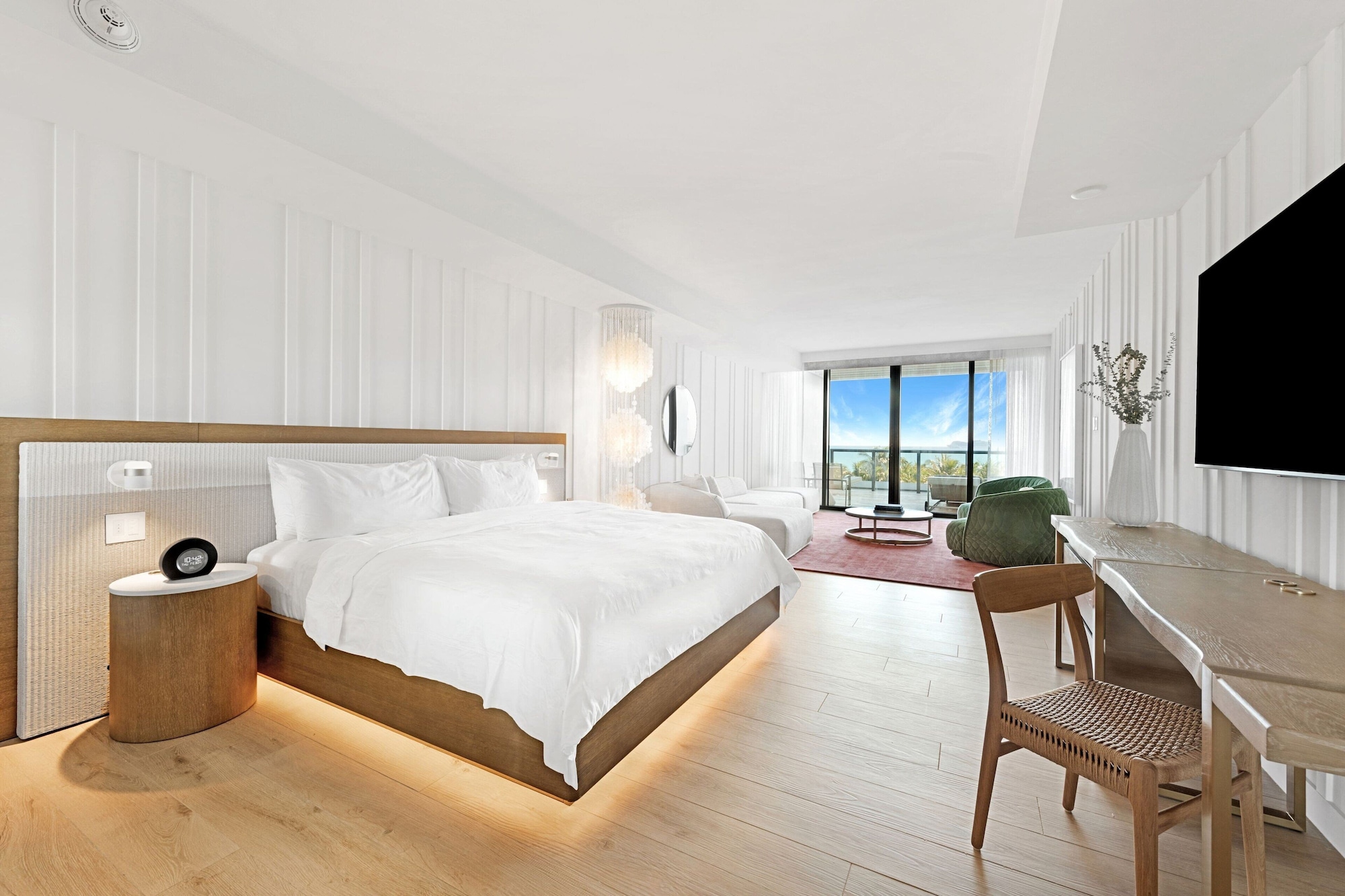 PREMIER, SUITE, KING BED, OCEAN FRONT, BALCONY