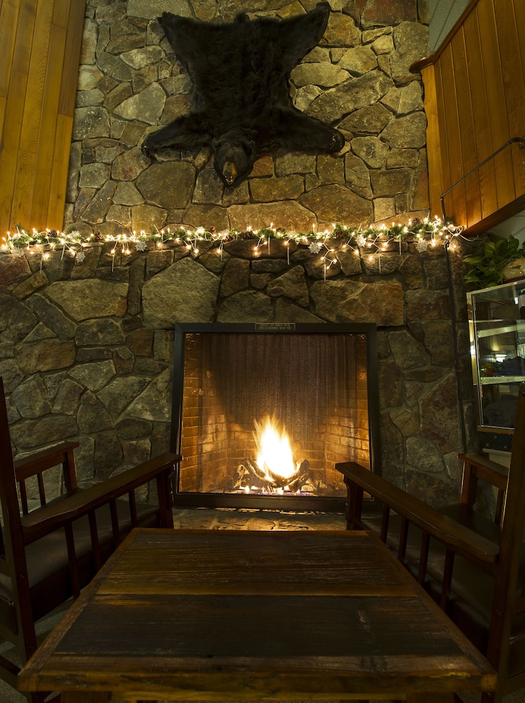 Black Bear Lodge 25/69