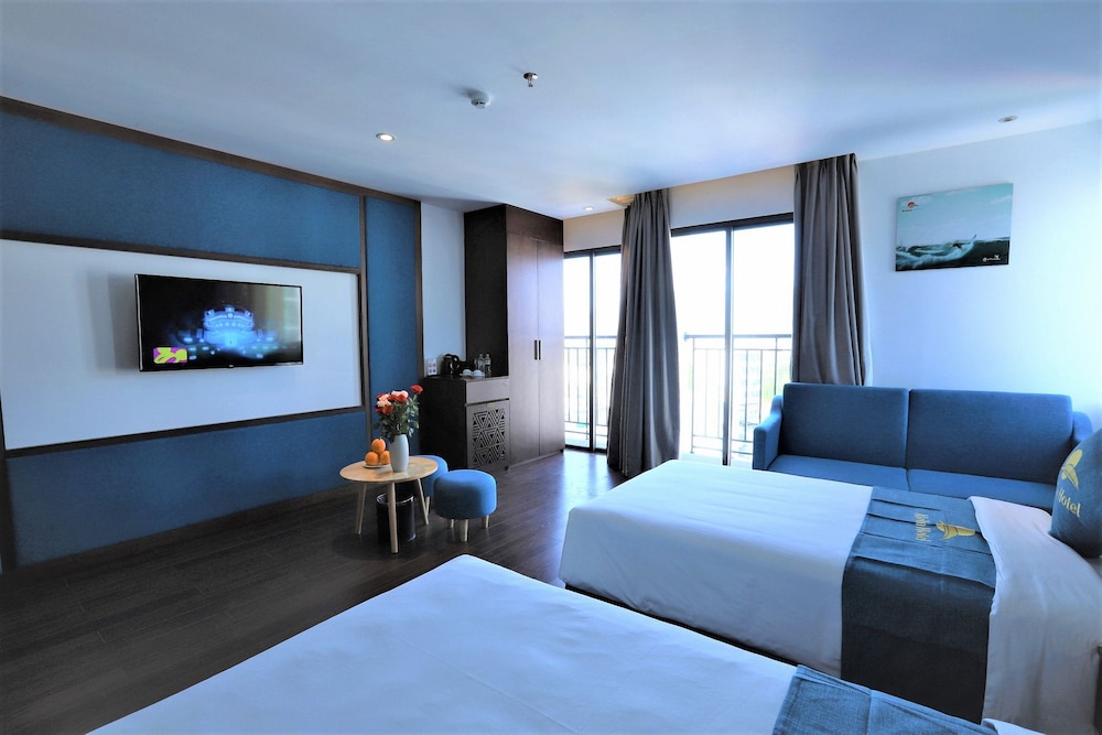 EXECUTIVE, TRIPLE, CITY VIEW