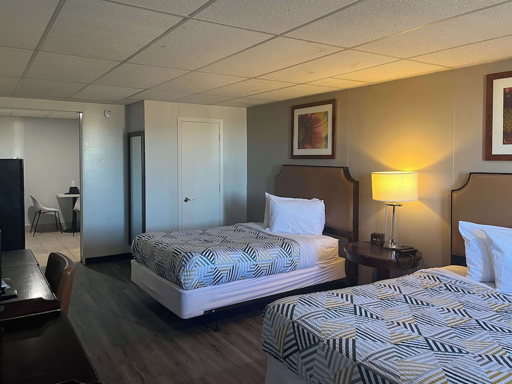 Studio6 Borger, TX – Boom Town 18/36