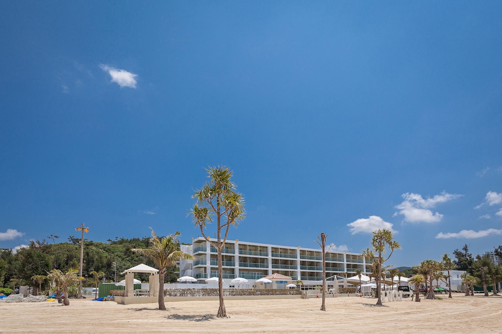 OKINAWA KARIYUSHI LCH.RESORT on The Beach 44/50