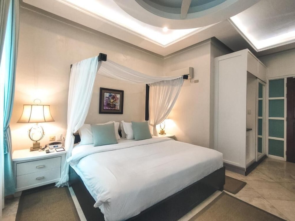Matinloc Resort 34/68