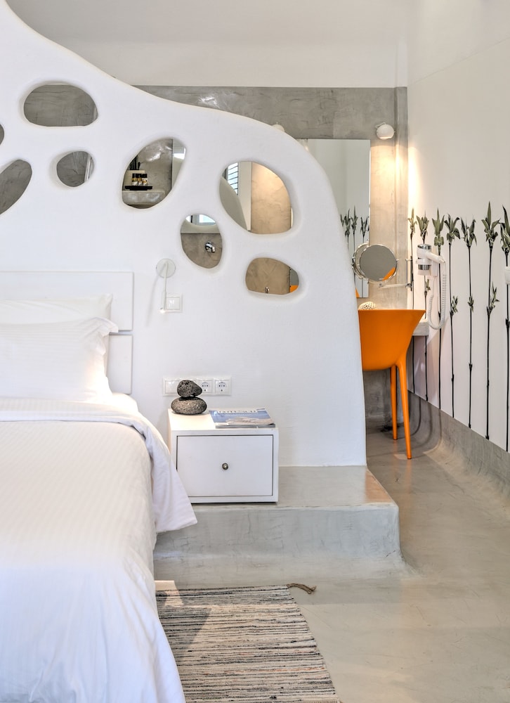 Kouros Village Hotel Adults Only 8/71