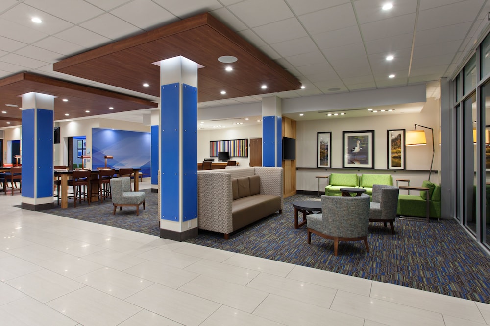 HOLIDAY INN EXPRESS & SUITES BRIGHAM CITY - NORTH UTAH 15/57