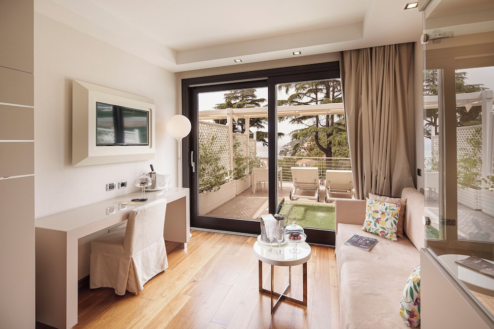 Paradiso Relais Hotel 73/92