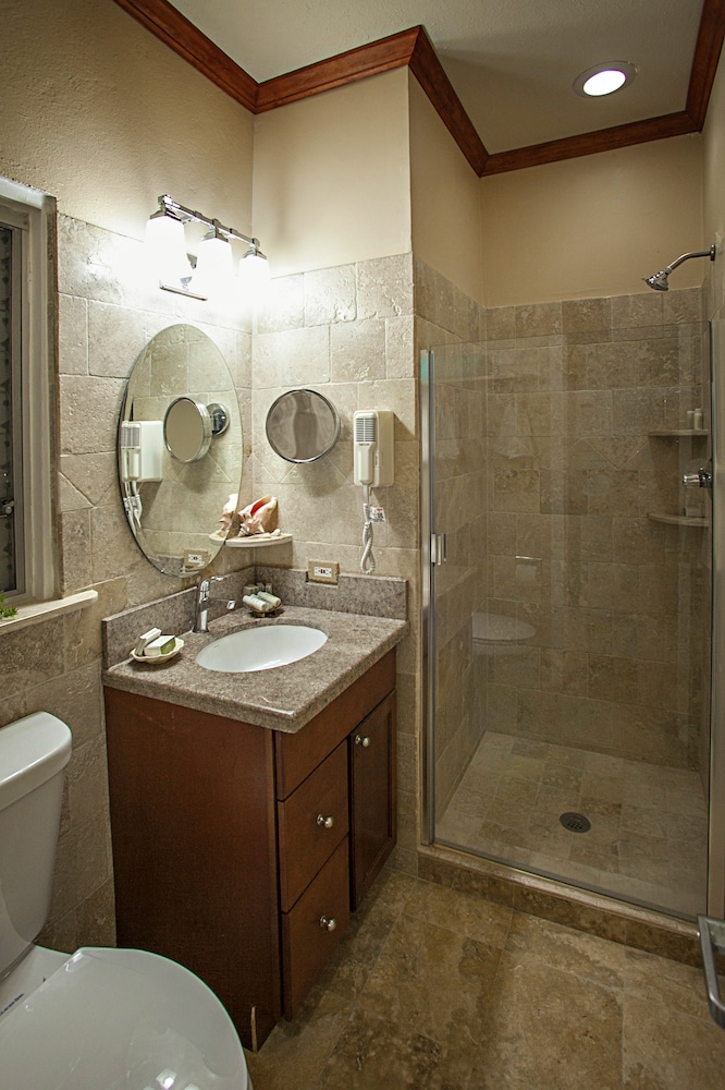 Tamarind Reef Resort Spa & Marina 49/50
