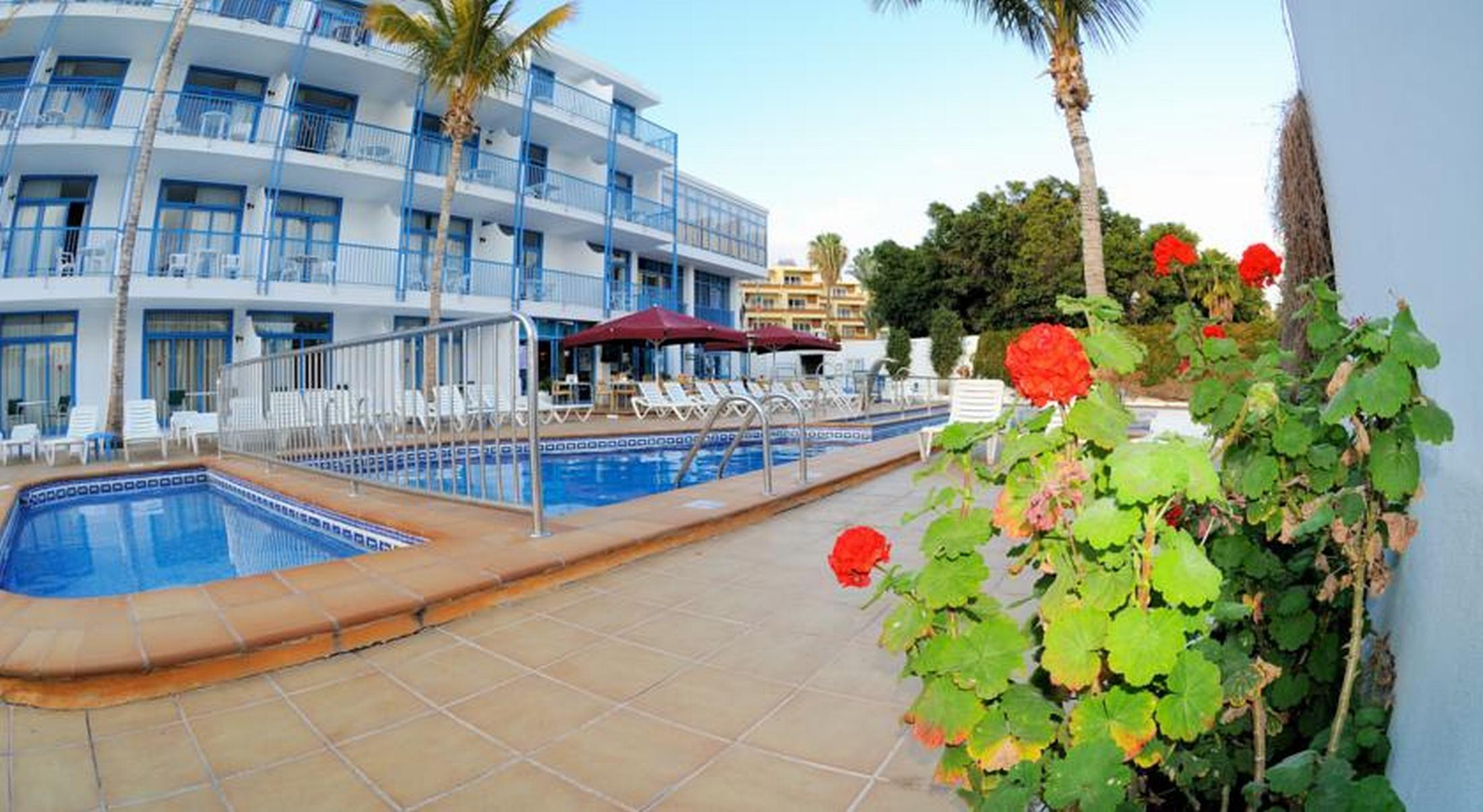 Costa Volcan Apartments 3/41