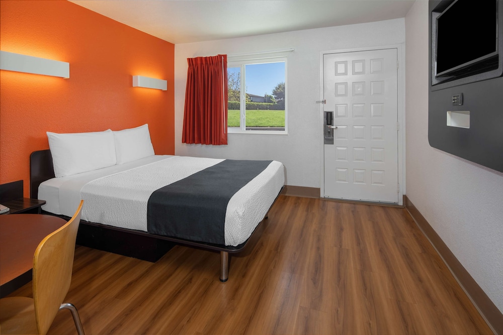 Motel6 Carpinteria CA Santa Barbara South 20/62