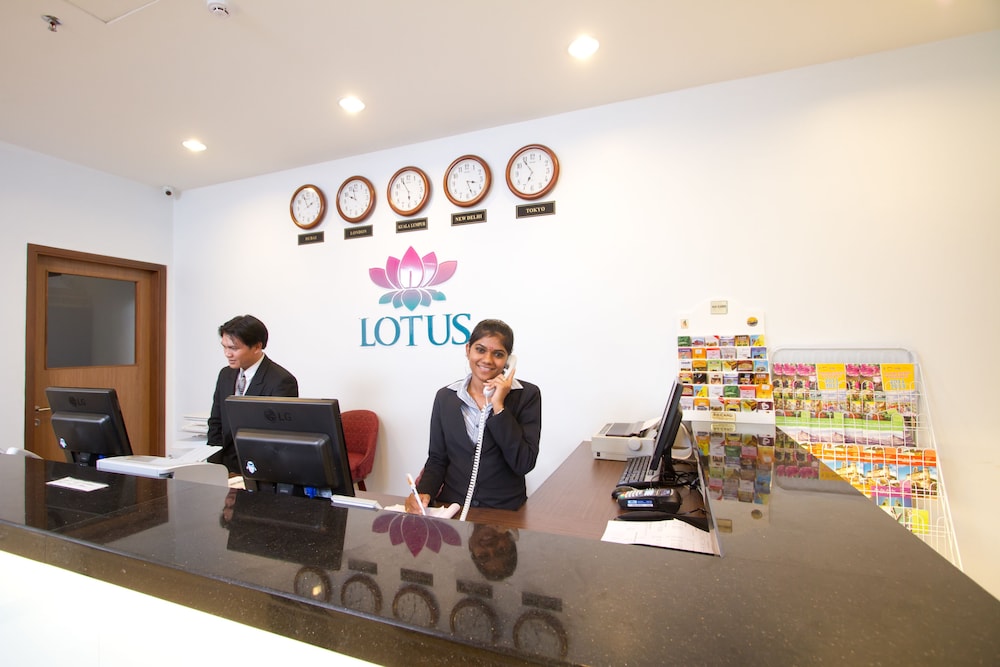 Lotus Family Hotel, Masjid India 23/25