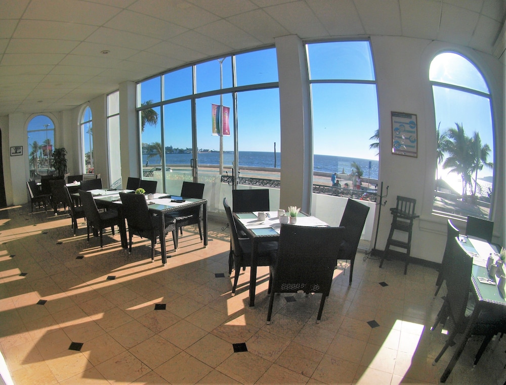 HOTEL HACIENDA MAZATLAN 50/64