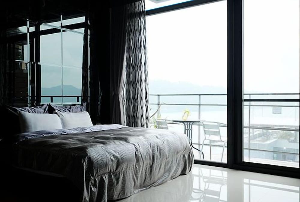 Lake View Hotel 16/47
