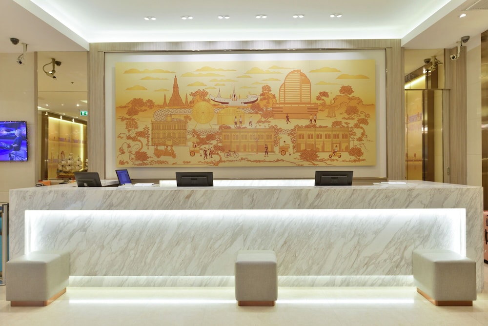 Centre Point Plus Hotel Silom 9/76
