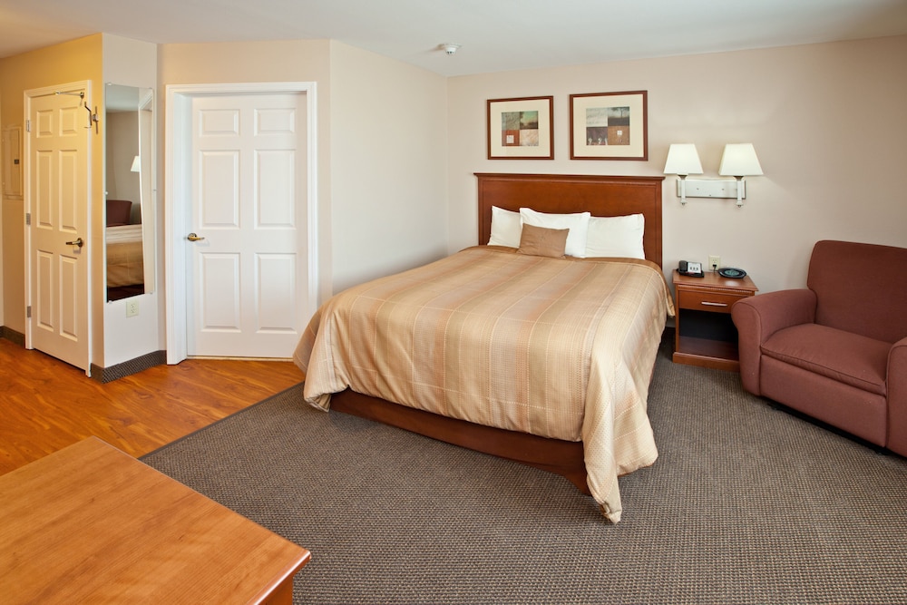 Candlewood Suites Louisville North 15/67
