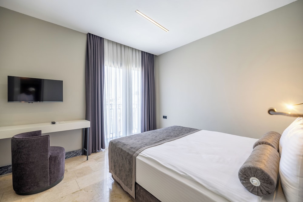 Roseira Mar Inn Luxury 24/55