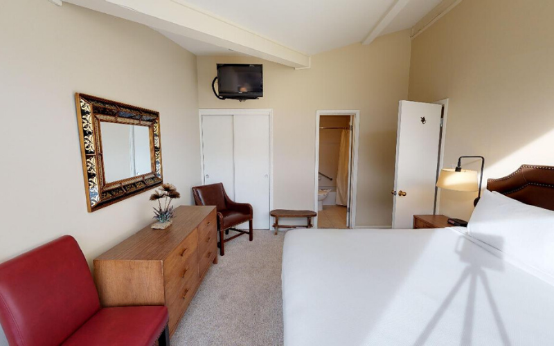 3 Bedrooms, Condominium