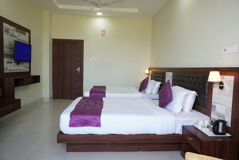 Treebo Trend Hotel Pemaling 17/35
