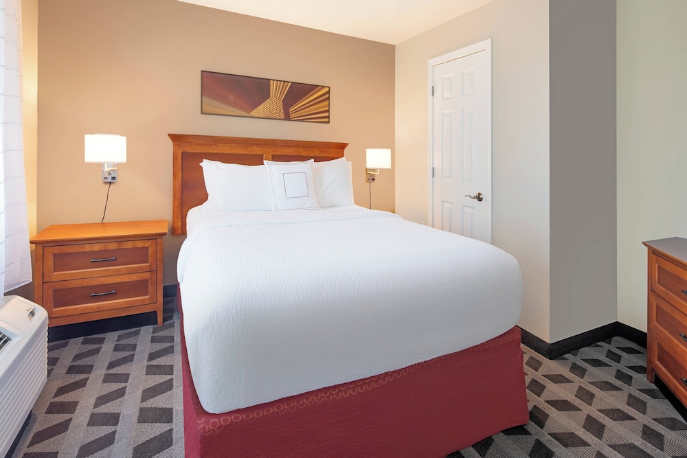 1 Bedroom, Suite, Queen Bed, Sofa, Accessible