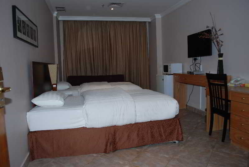 Times Square Suite 12/34