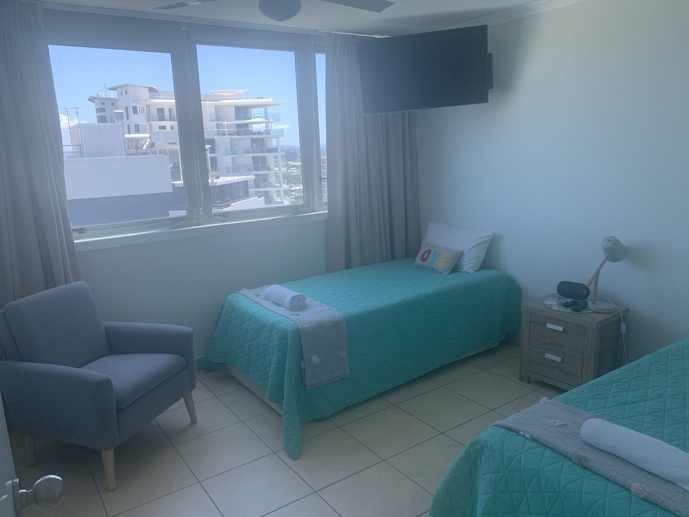 Beachfront Towers 36/80