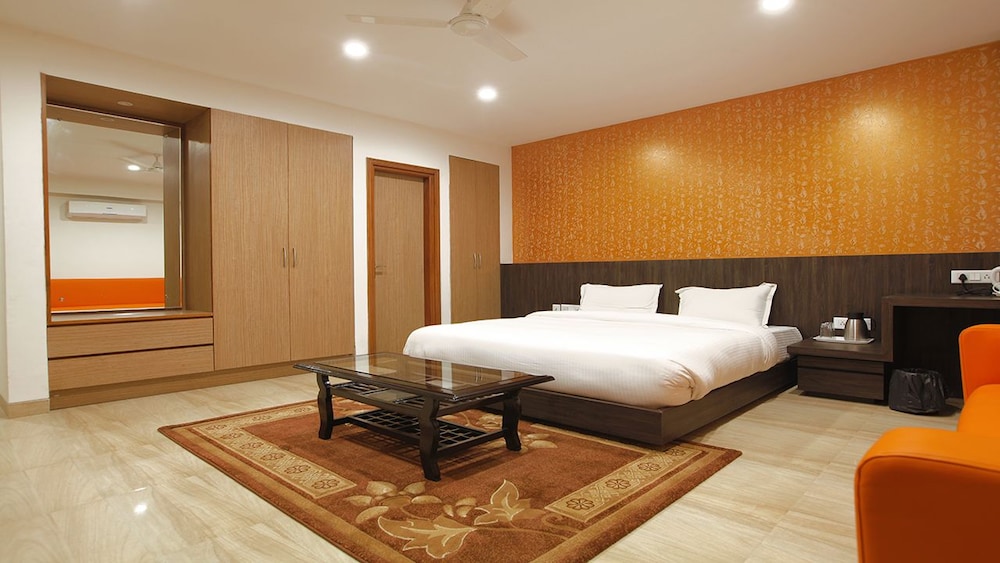 Hotel Santosh Dham 5/16