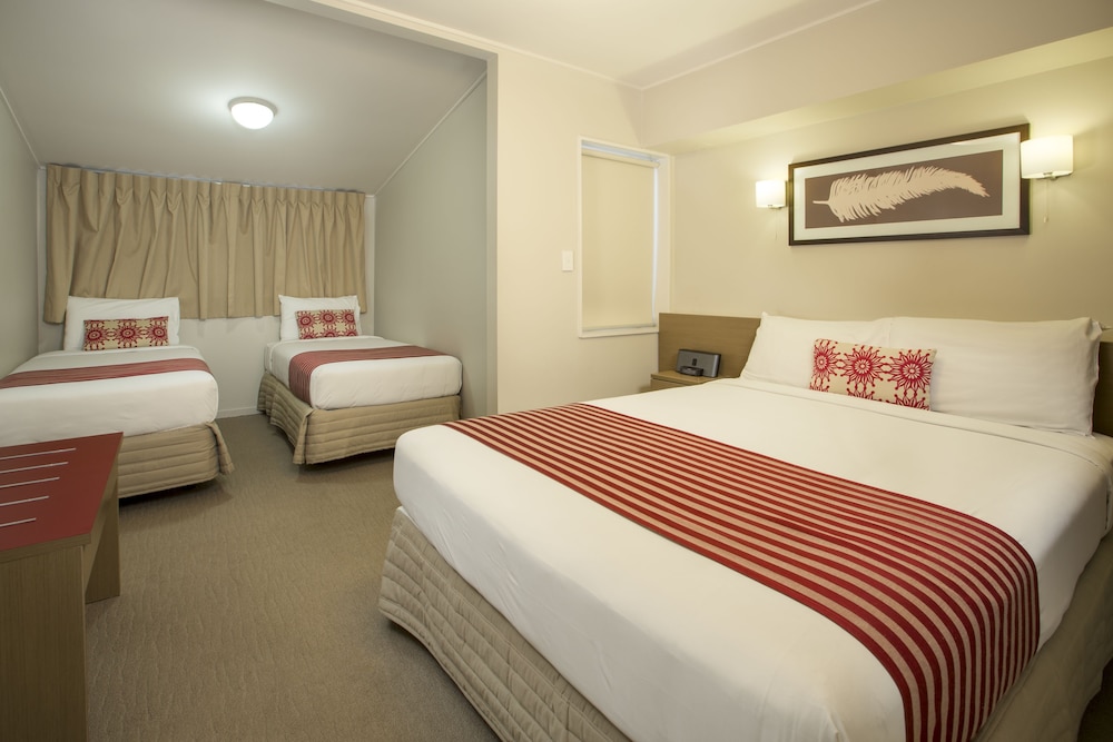 LAKE ROTORUA HOTEL 18/46