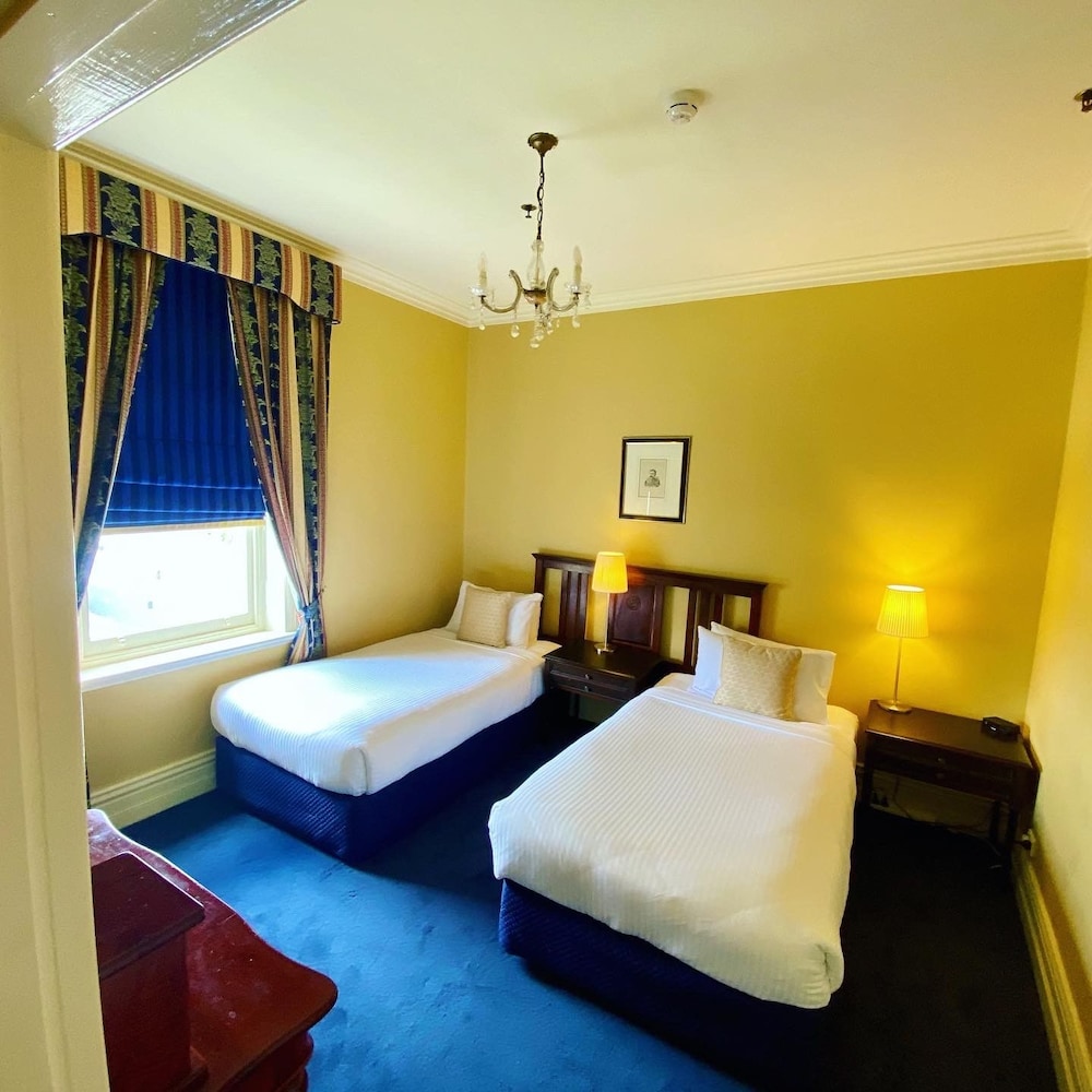 Signature, Suite, Queen and Twin Beds, Valley View, Balcony
