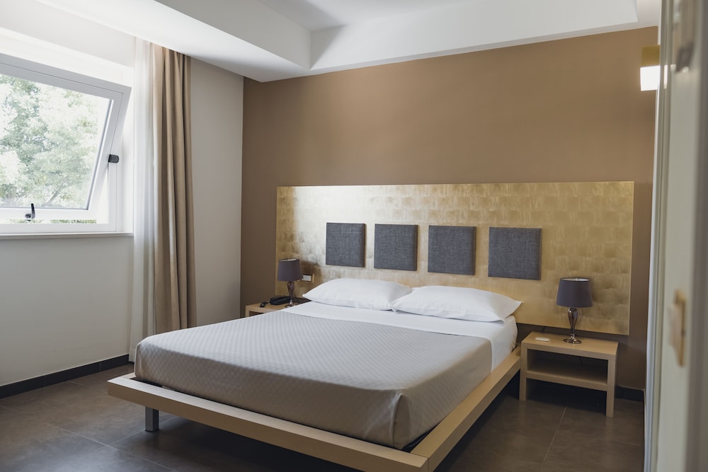 غرفة قياسية بسرير مزدوج أو سريرين منفصلين، Modica Palace Hotel 2/4