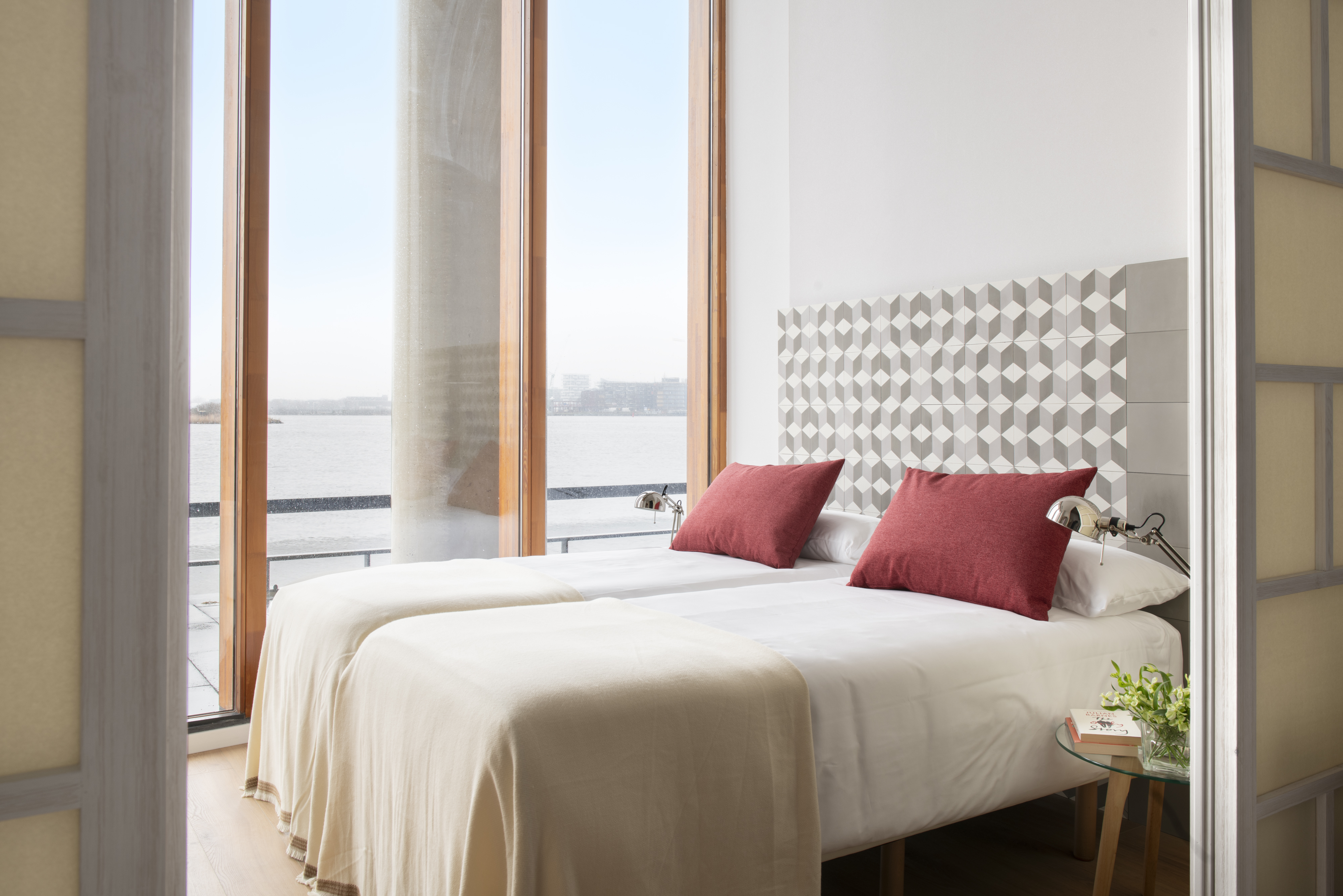 Eric Vokel Boutique Apartments - Riverfront Suites 11/27