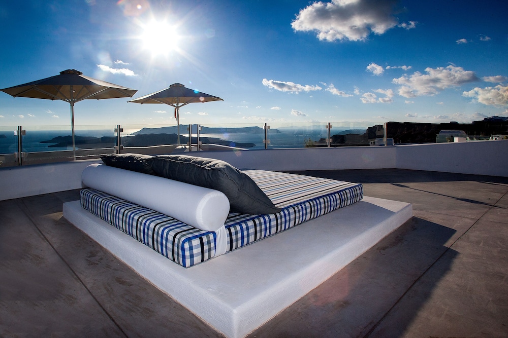 Amity Suites - Adults Only 35/40