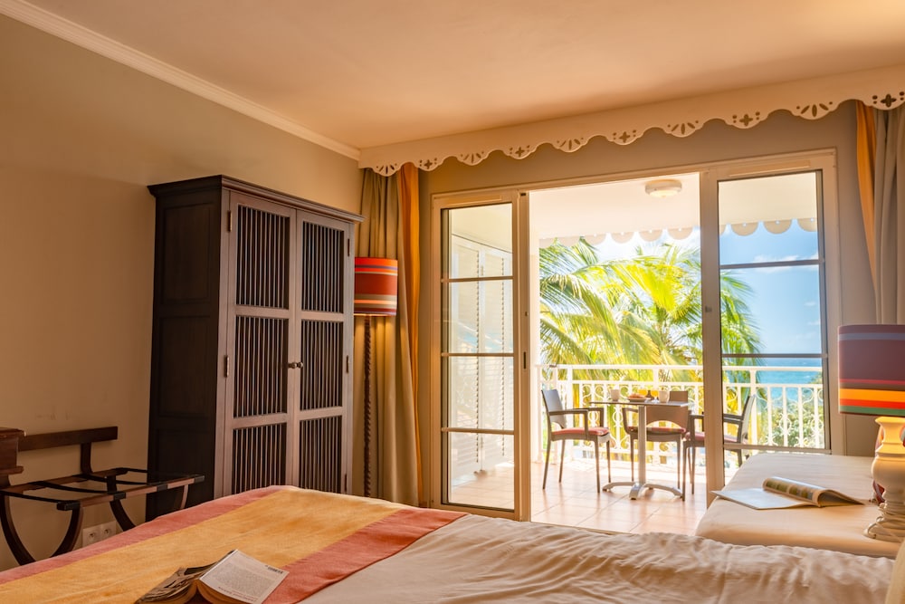 Pierre And Vacances Premium Les Tamarins 12/50