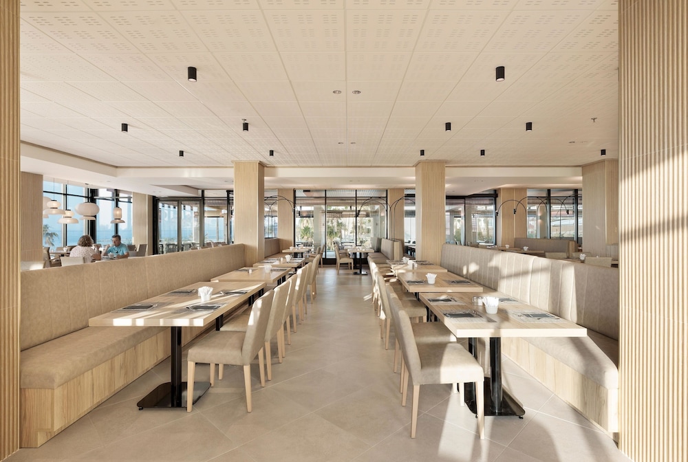 Best Triton Hotel 56/72
