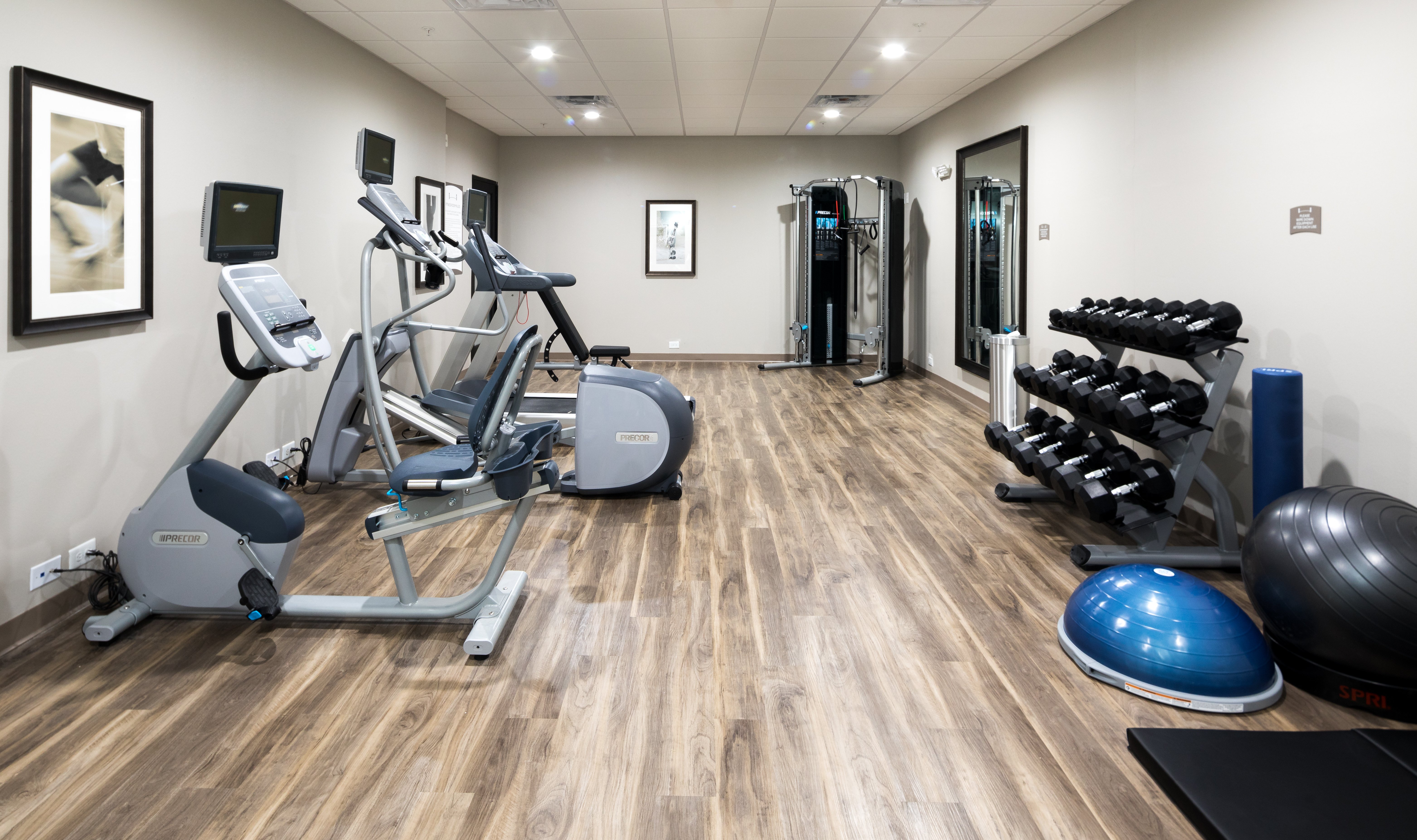 Staybridge Suites Lake Jackson 23/53