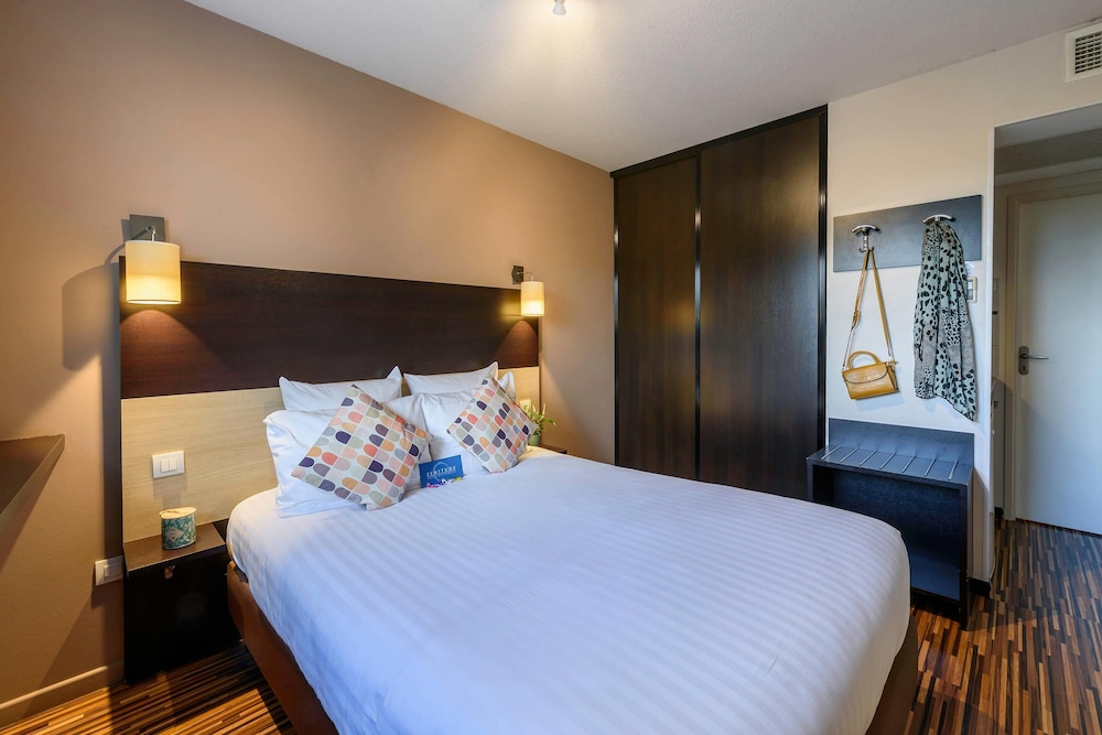 STUDIO, DOUBLE BED
