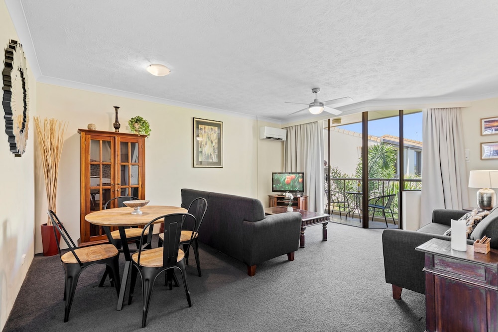 AUSSIE RESORT 28/50