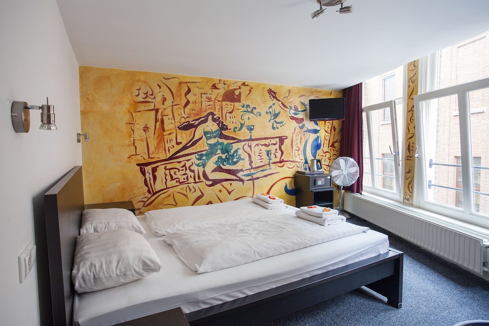 STANDARD, DOUBLE BED, PRIVATE BATHROOM