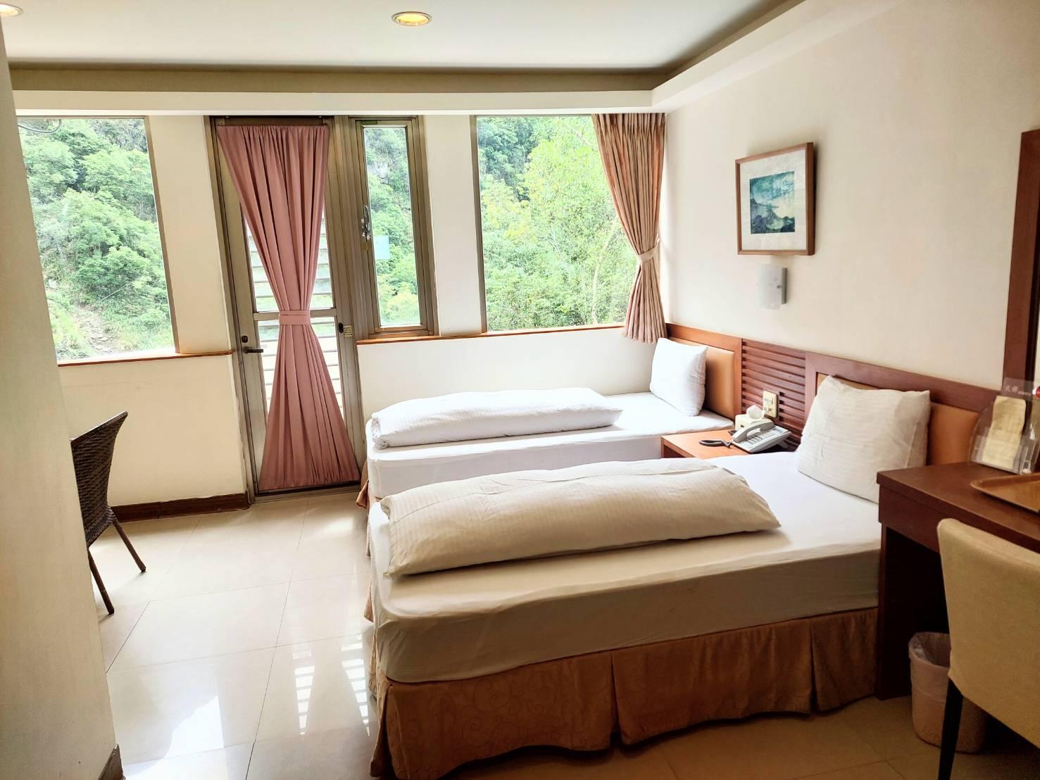 Suite, Twin Beds