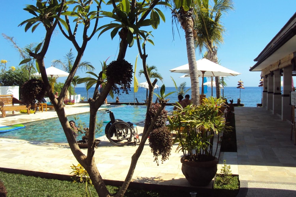 Kelapa Lovina Beach Villas 26/47