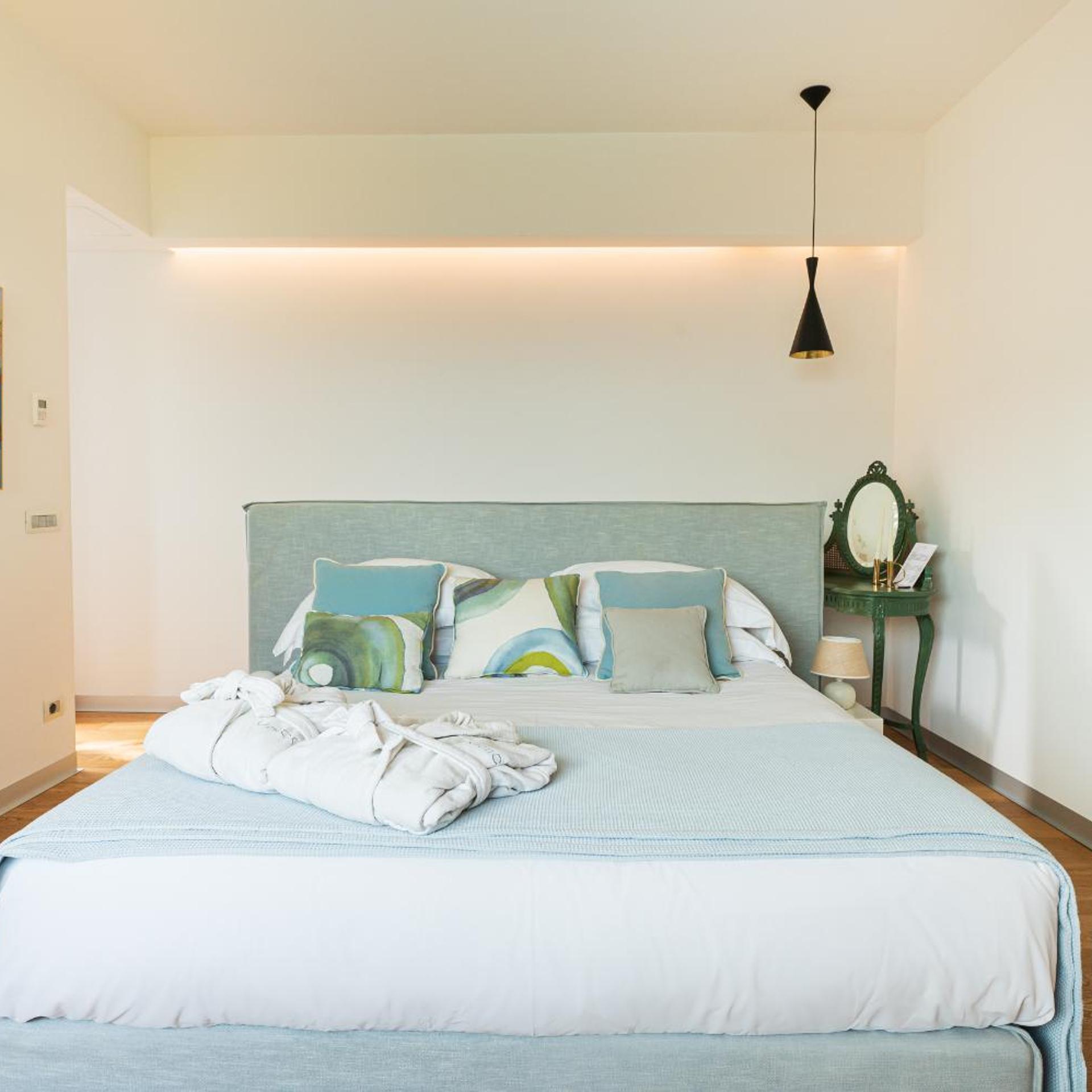 Room, Double Bed, Pool View, Separate Building