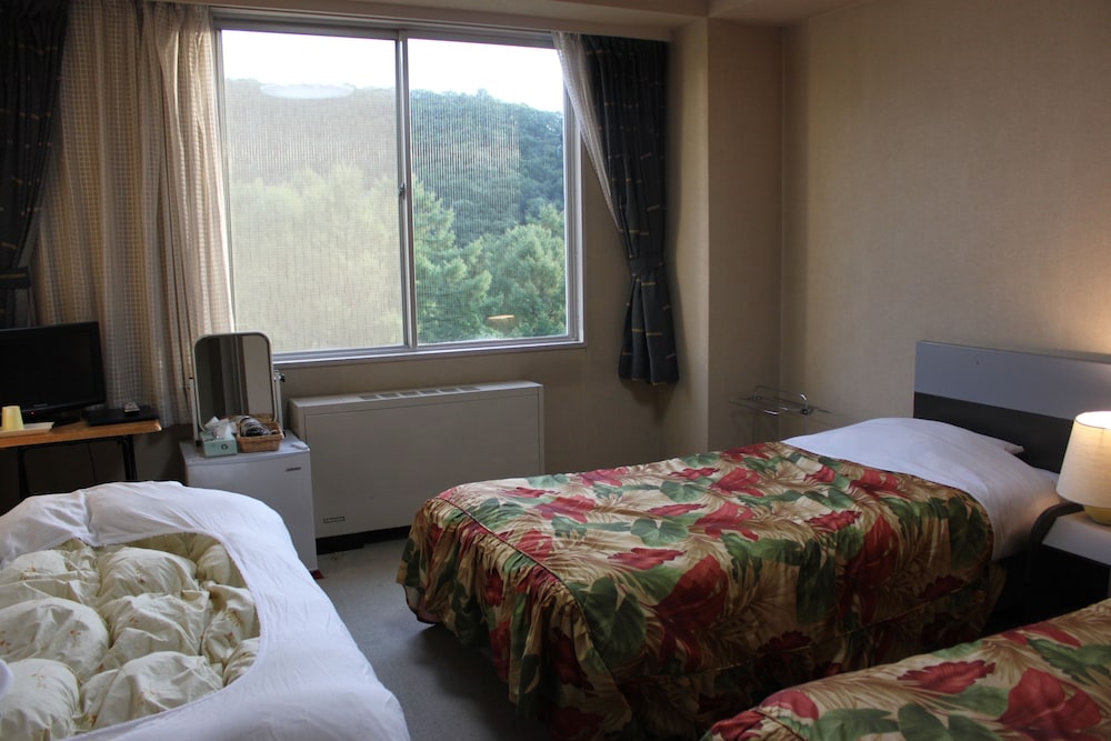 Kitashiga Holiday Inn 8/27