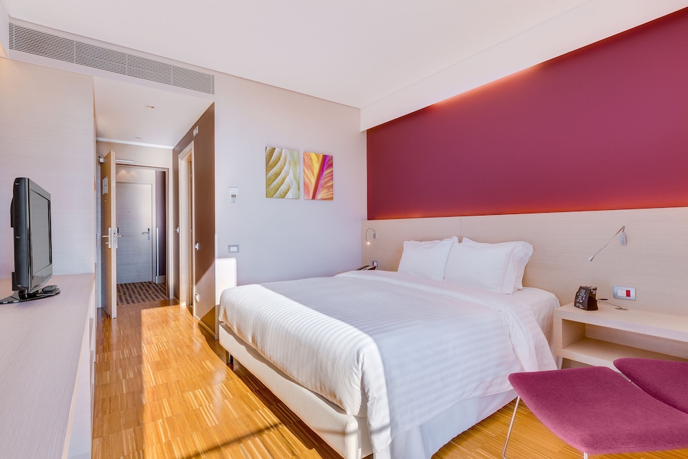 SUPERIOR, KING BED