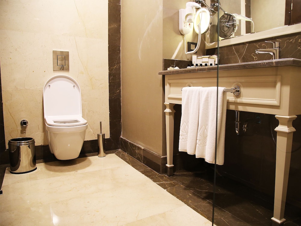 Morrian Hotel 48/50