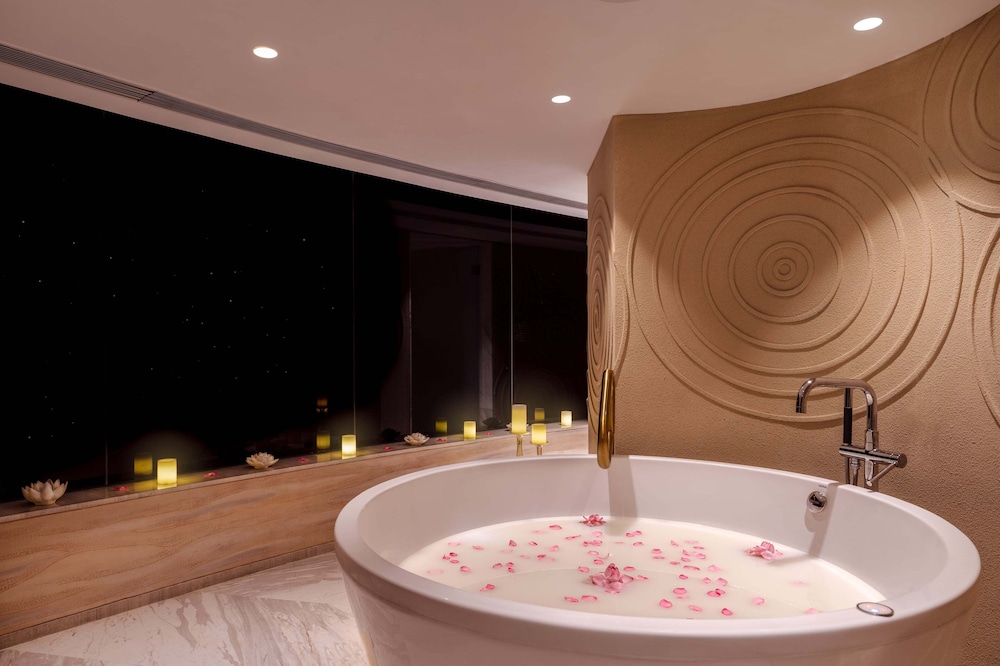 Taj Wellington Mews Luxury Residences 31/63