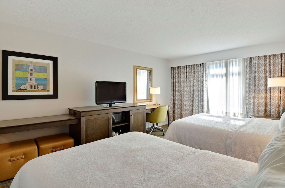 Hampton Inn Alexandria Old Town King St. Metro 23/56
