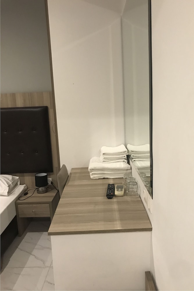 Rex Hotel 23/37