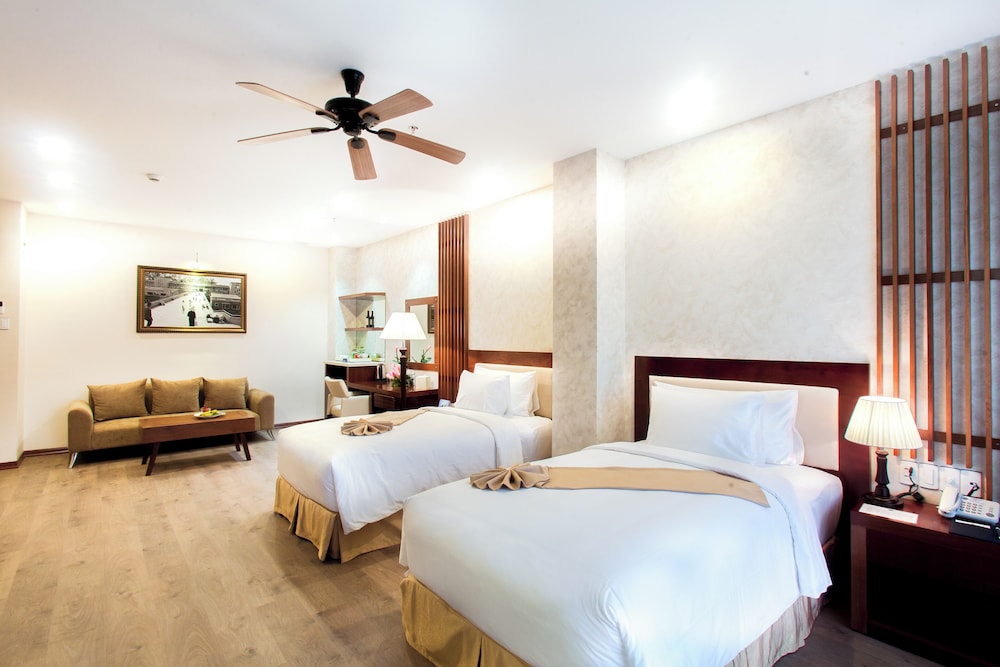 DELUXE, TWIN BEDS