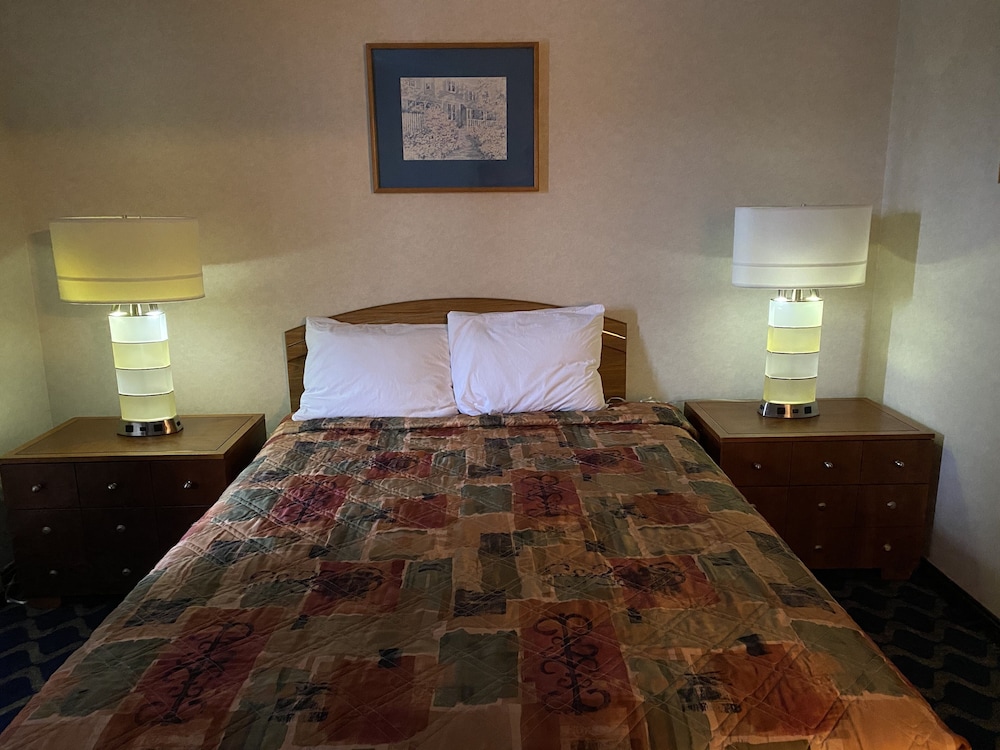 Economy Lodge 682 Main St Sturbridge 21/39