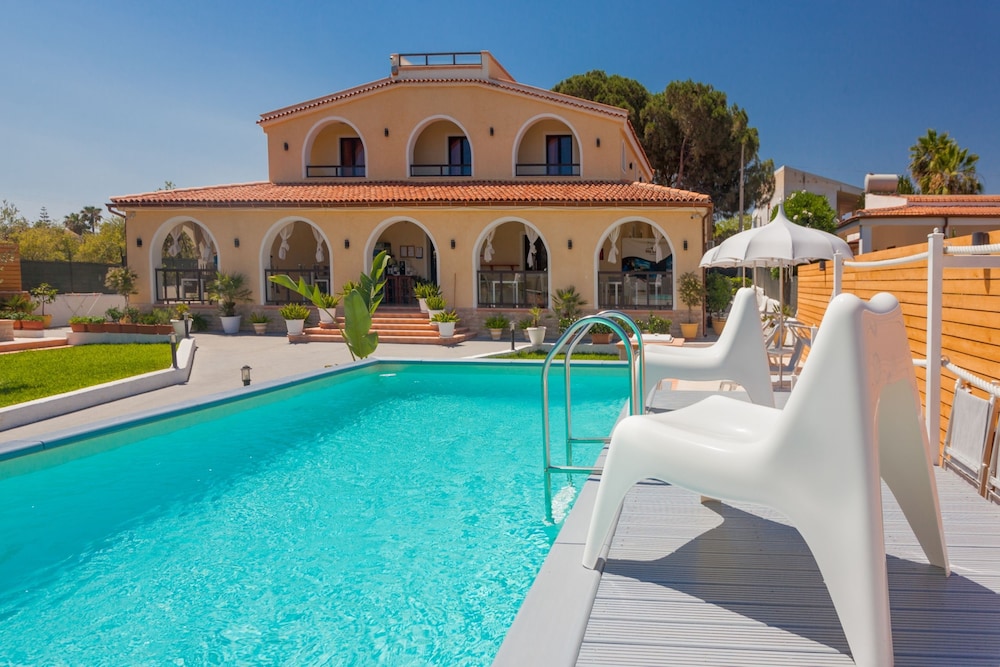 Sunset Bed And Breakfast Villa 54/56